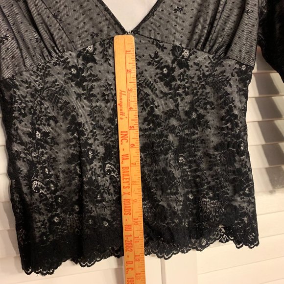 Central Park West New York Black Lace Lined V-Neck Top XS - Picture 10 of 16